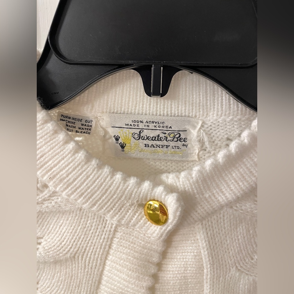 Vintage Sweater Bee By Banff Cape with Fringe - Picture 6 of 7